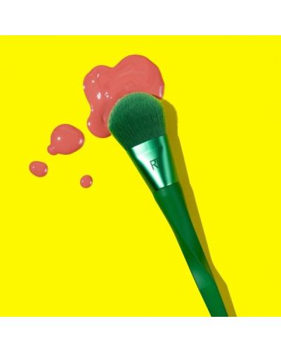 Real Techniques - Nectar Pop Glassy Glow foundation BRUSH